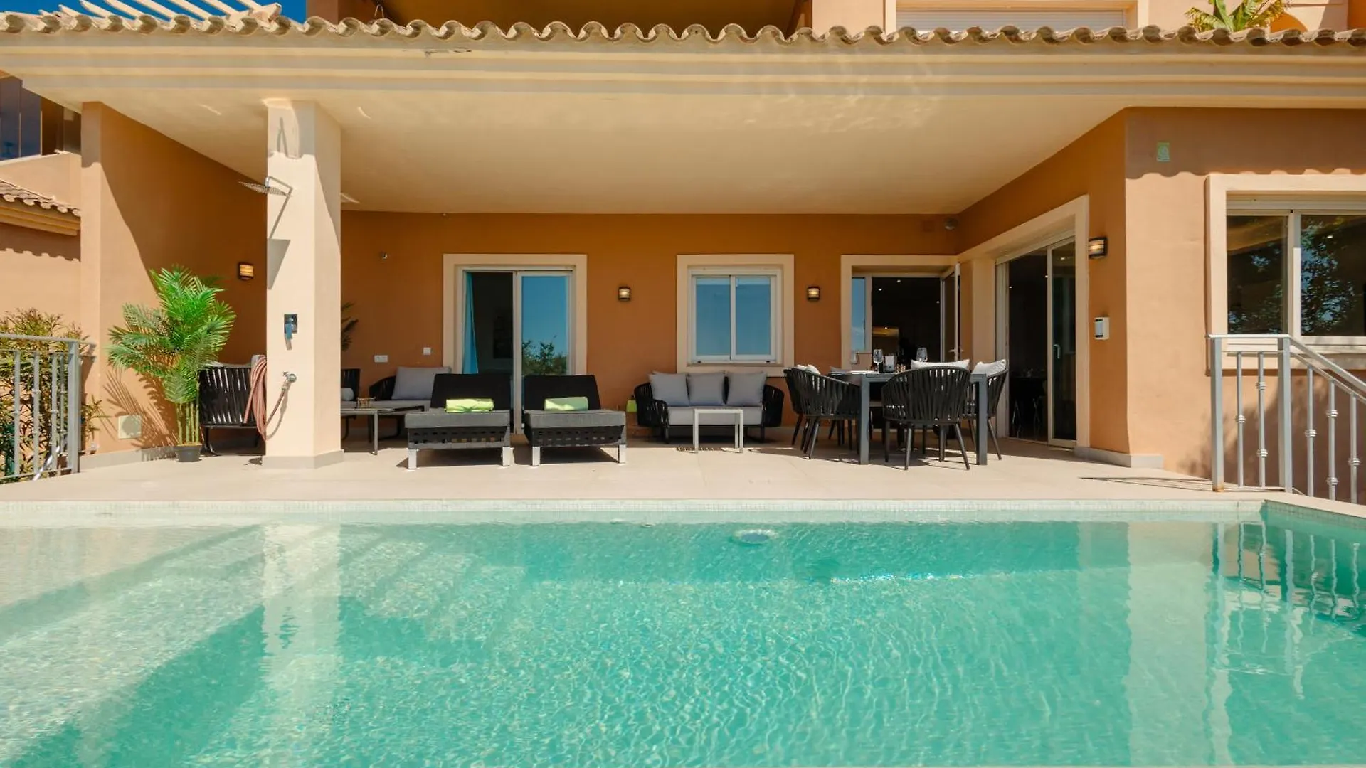 Private Heatable Infinity Pool With Sea Views In La Mairena, Marbella Apartment Sitio de Calahonda