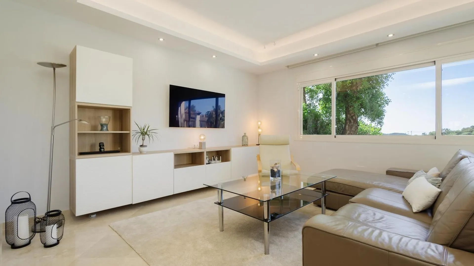 Private Heatable Infinity Pool With Sea Views In La Mairena, Marbella Apartment Sitio de Calahonda