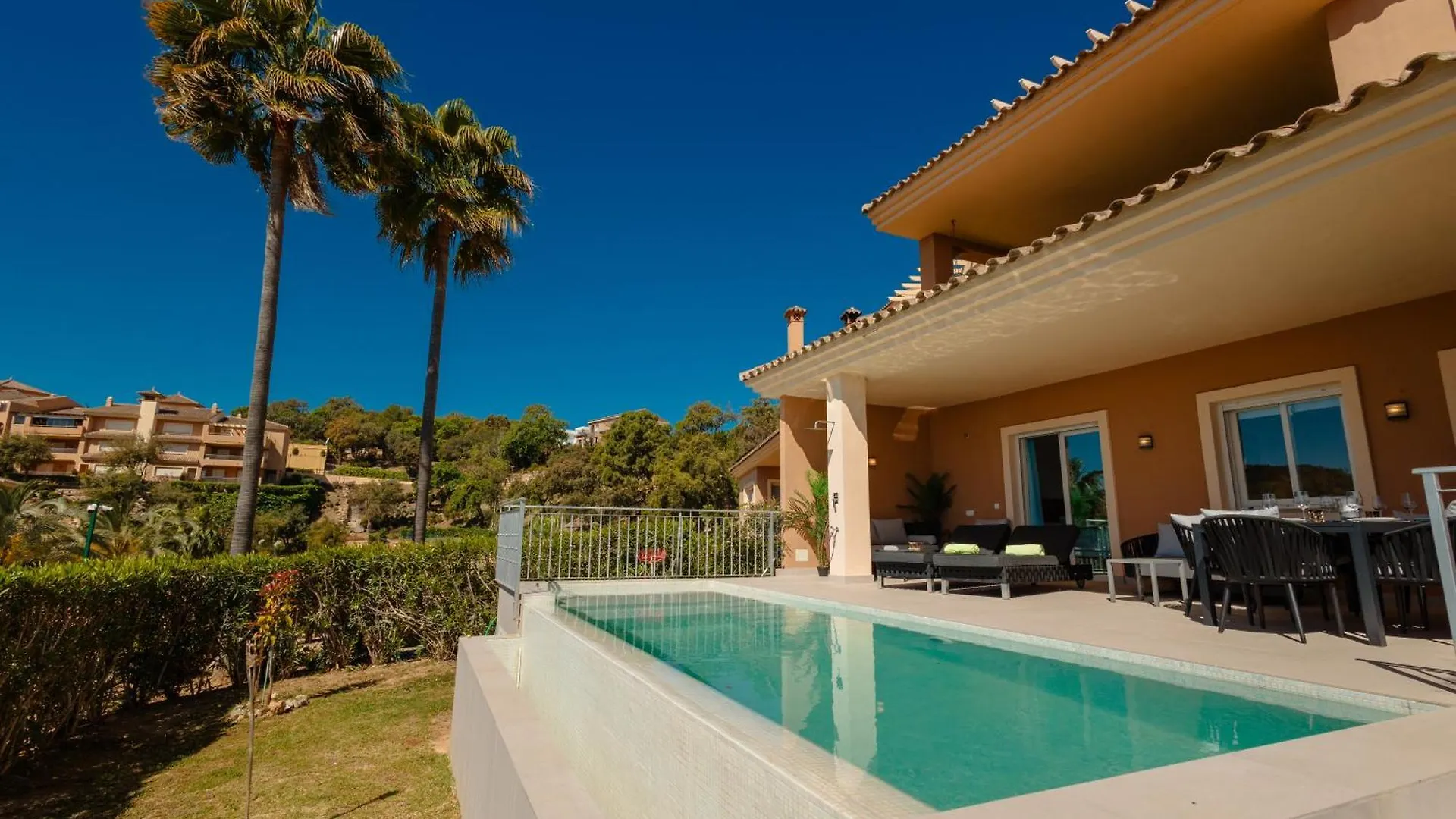 Private Heatable Infinity Pool With Sea Views In La Mairena, Marbella Apartment Sitio de Calahonda Spain