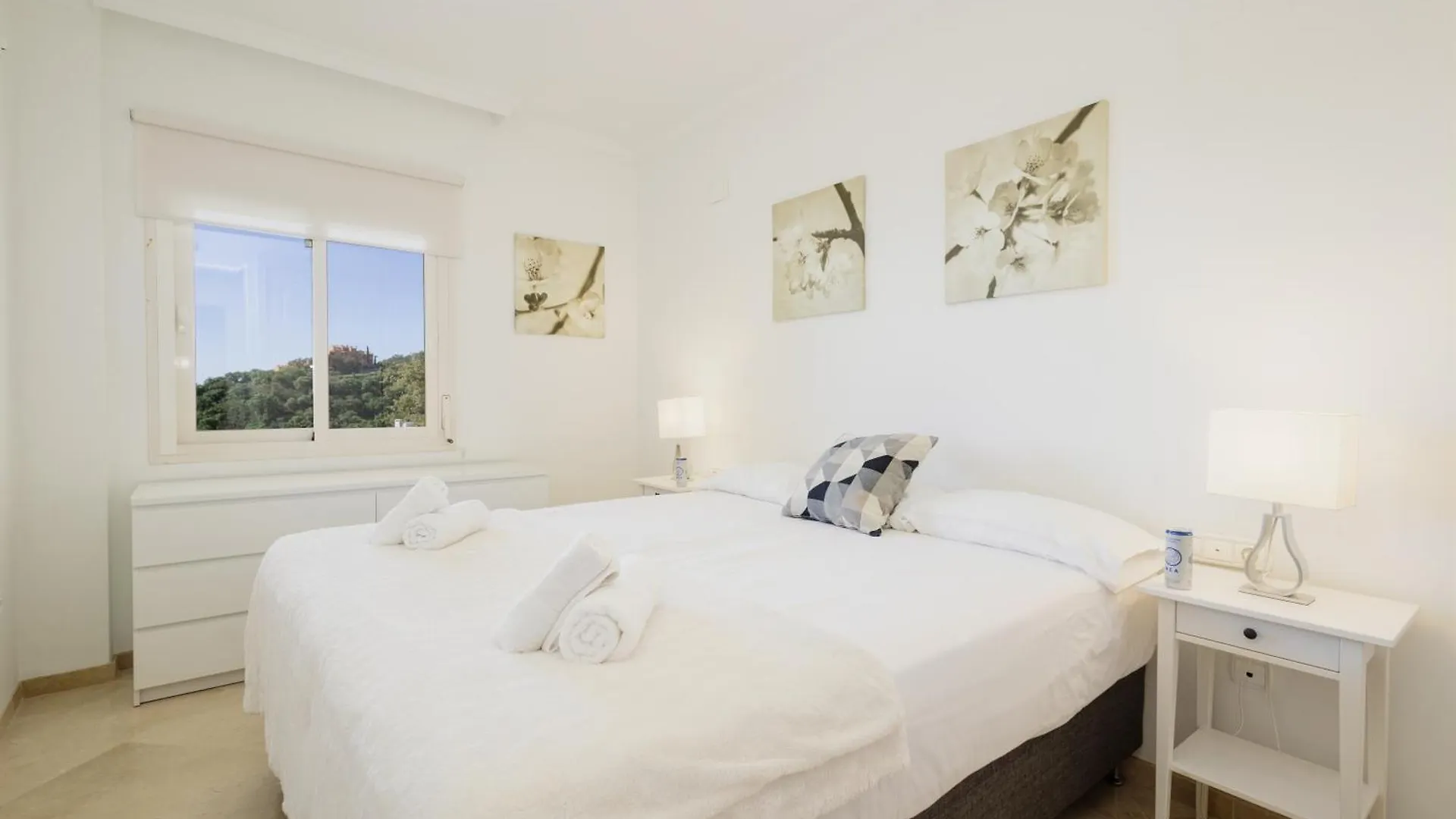 Private Heatable Infinity Pool With Sea Views In La Mairena, Marbella Apartment Sitio de Calahonda